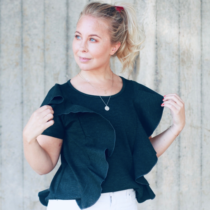 Mama Bird™ Signature Nursing Top  Luxury imetyspaita | Grafiitinharmaa  Suunniteltu Suomessa. Kehitetty äidin todellisesta tarpeesta.