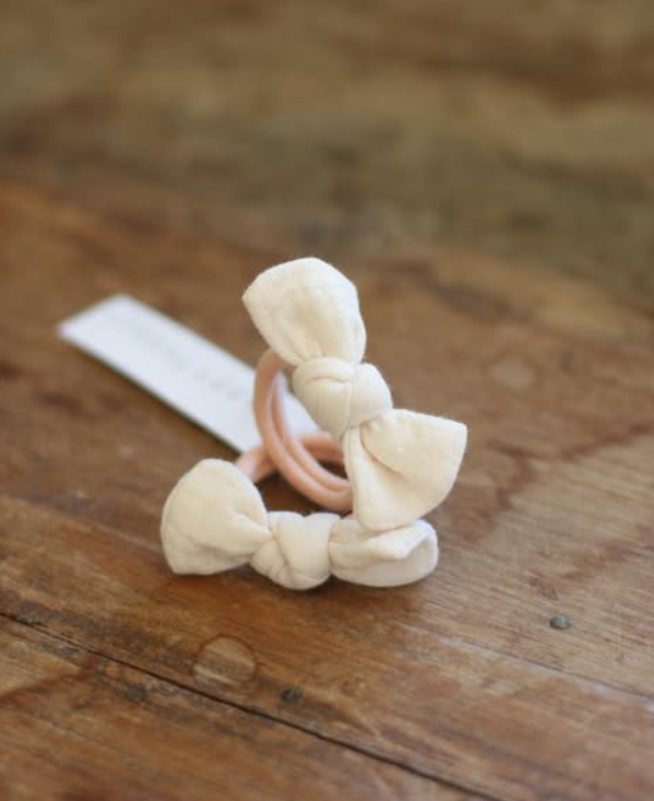 Linen & Ivory Collection – Beige- ja valkoiset hiusrusetit