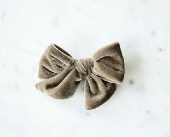 Happy Parrot Samettirusetti – Käsintehty Velvet Bow Hiusrusetti