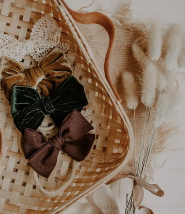 Happy Parrot Samettirusetti – Käsintehty Velvet Bow Hiusrusetti