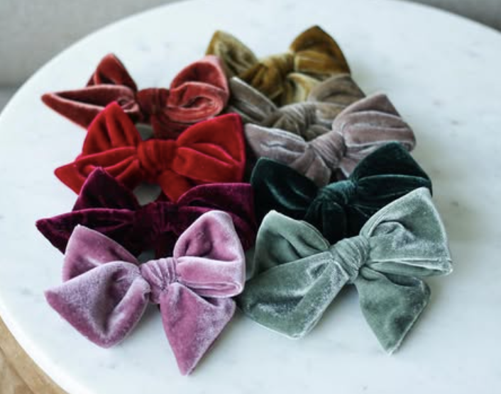 Happy Parrot Samettirusetti – Käsintehty Velvet Bow Hiusrusetti
